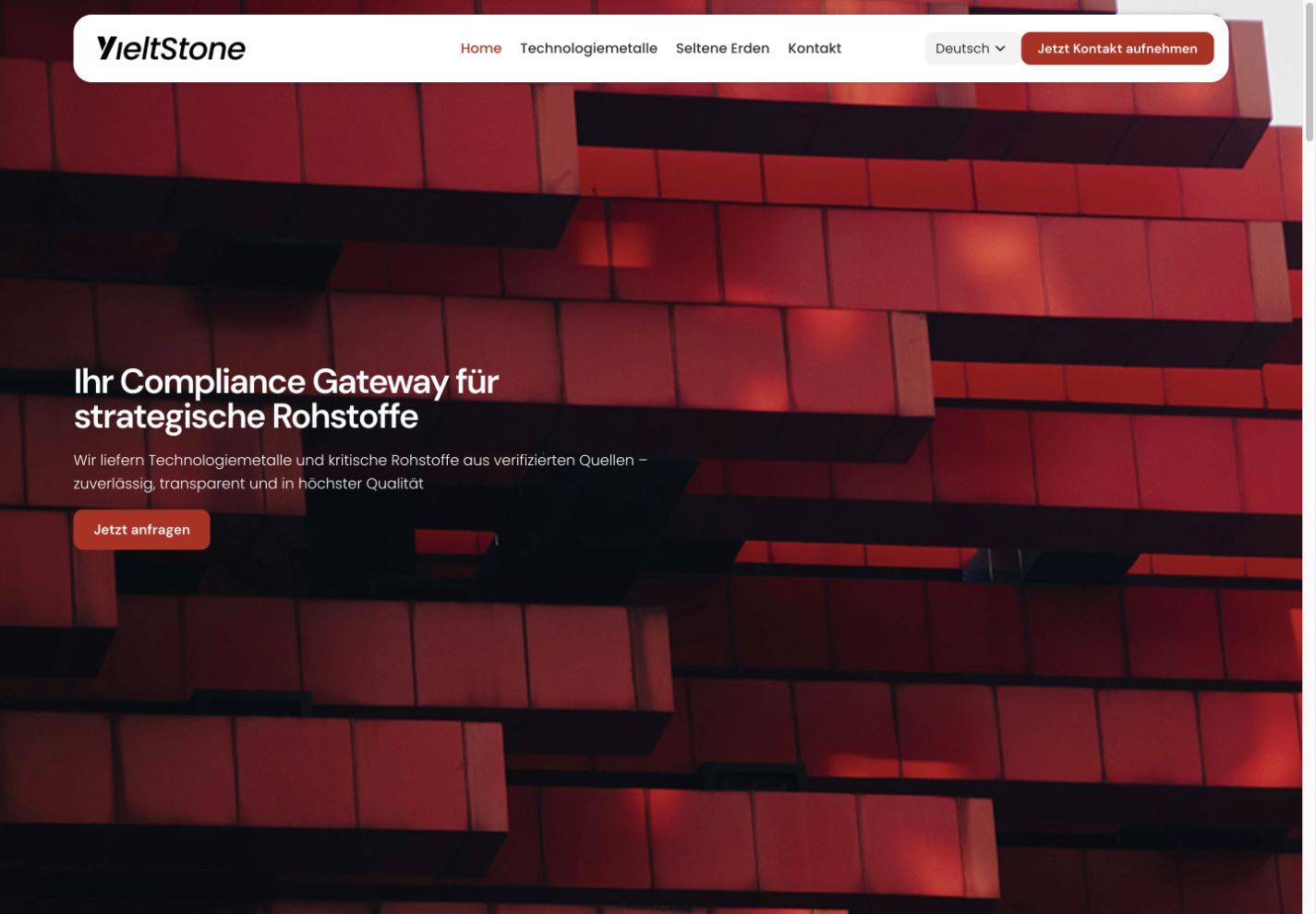 YieltStone-Startseite mit rotem Architekturmotiv und Einstieg zu strategischen Rohstoffen